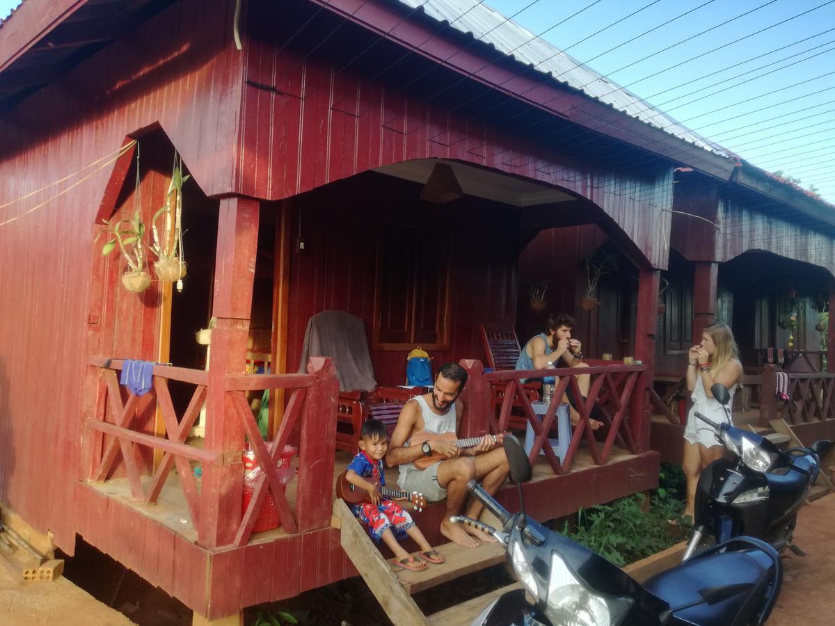 Banlung Bee Bee'S Chalets Home Stay And Trekking מראה חיצוני תמונה