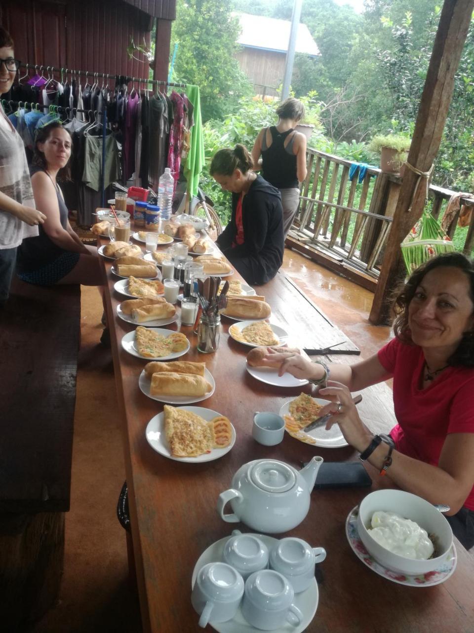 Banlung Bee Bee'S Chalets Home Stay And Trekking מראה חיצוני תמונה