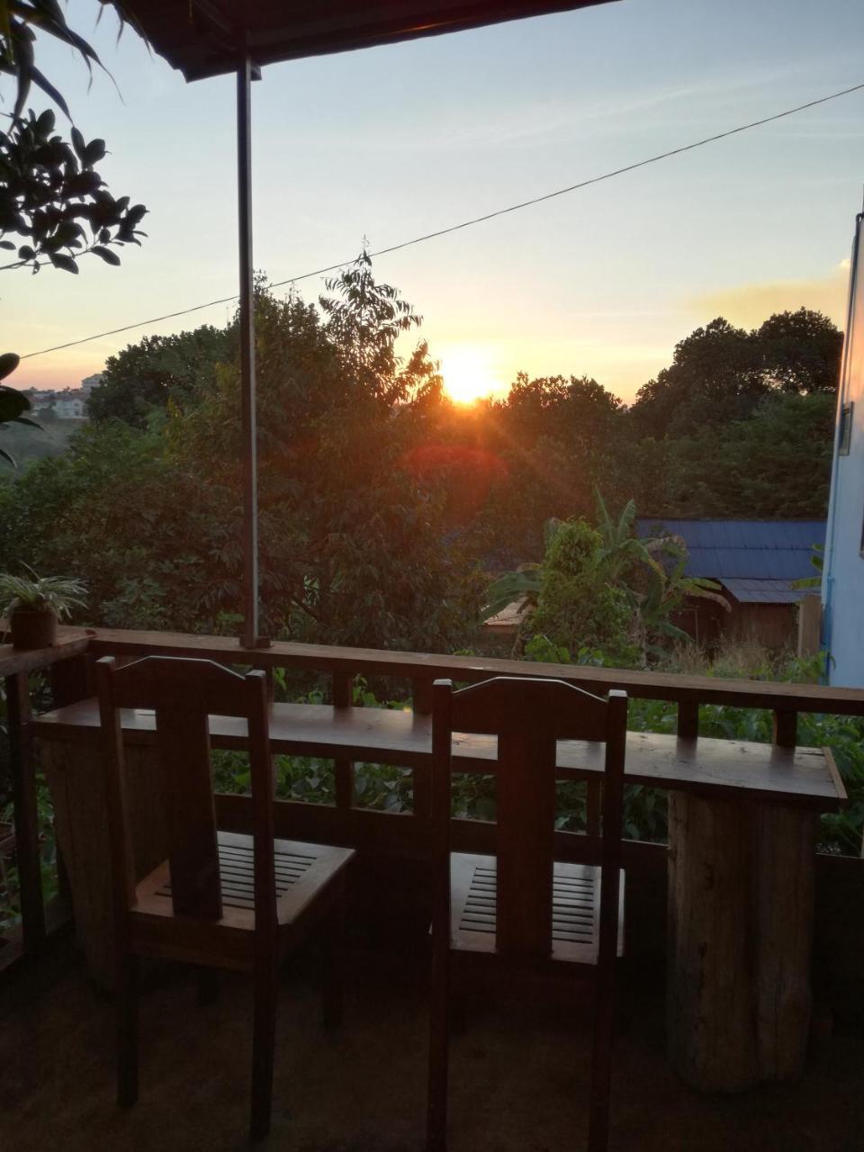 Banlung Bee Bee'S Chalets Home Stay And Trekking מראה חיצוני תמונה